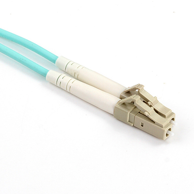 Blauwe LC UPC 12 Core Ribbon Fiber Pigtails Grijze poort 0,9 mm Gigabit Ethernet Snelheden 1,5 m-3 m