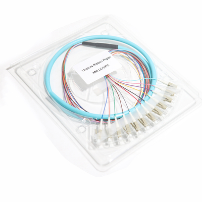 Blauwe LC UPC 12 Core Ribbon Fiber Pigtails Grijze poort 0,9 mm Gigabit Ethernet Snelheden 1,5 m-3 m